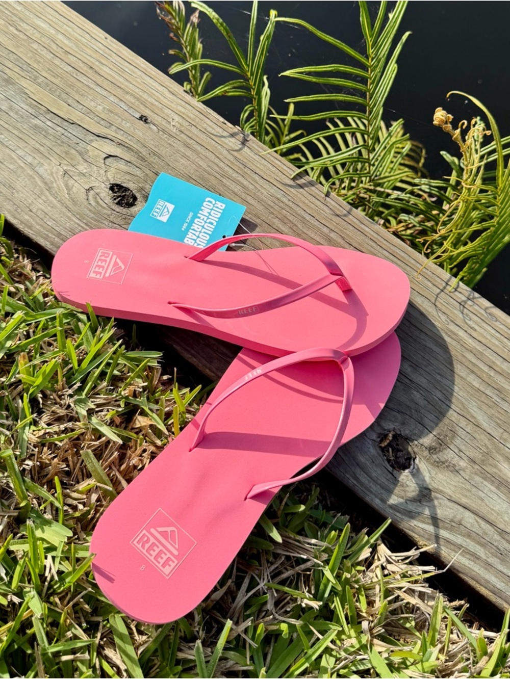 NWT: Reef Bliss Nights Flip Flops Sandals – Pink “Strawberry” – Women’s Size 8